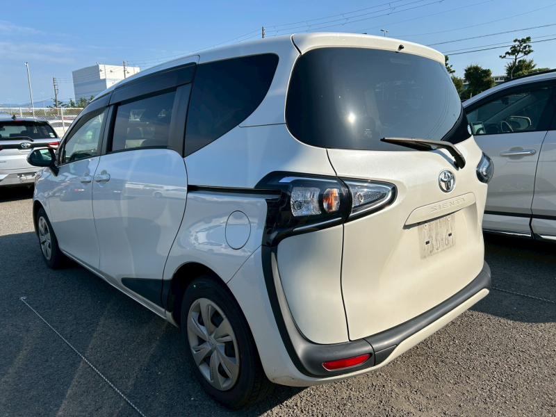 Toyota Sienta
