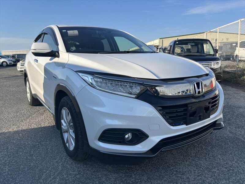 2019 Honda Vezel Hybrid RS Honda Sensing – Pearl White, used car for sale at Carmart Mombasa